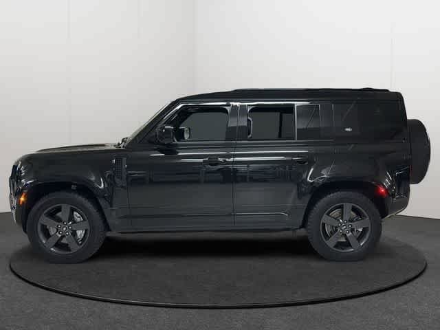 Used 2024 Land Rover Defender 110 X-Dynamic SE AWD/4WD image 3