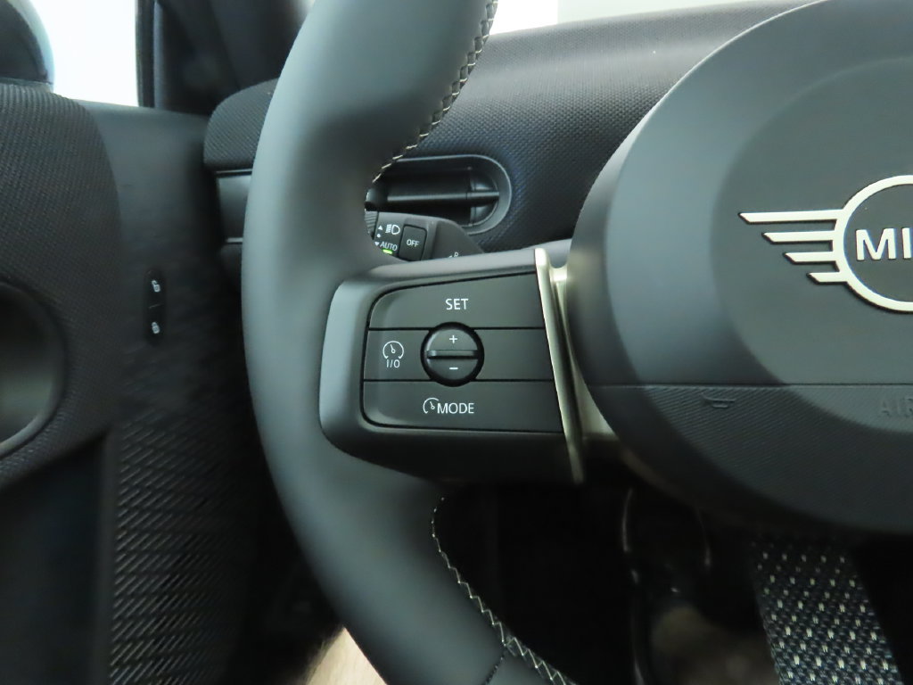 Used 2026 MINI Cooper 2-Door Hardtop FWD image 13