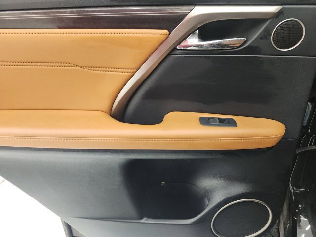 Used 2022 Lexus RX 350L Luxury w/ Accessory Package (Z1) FWD image 9