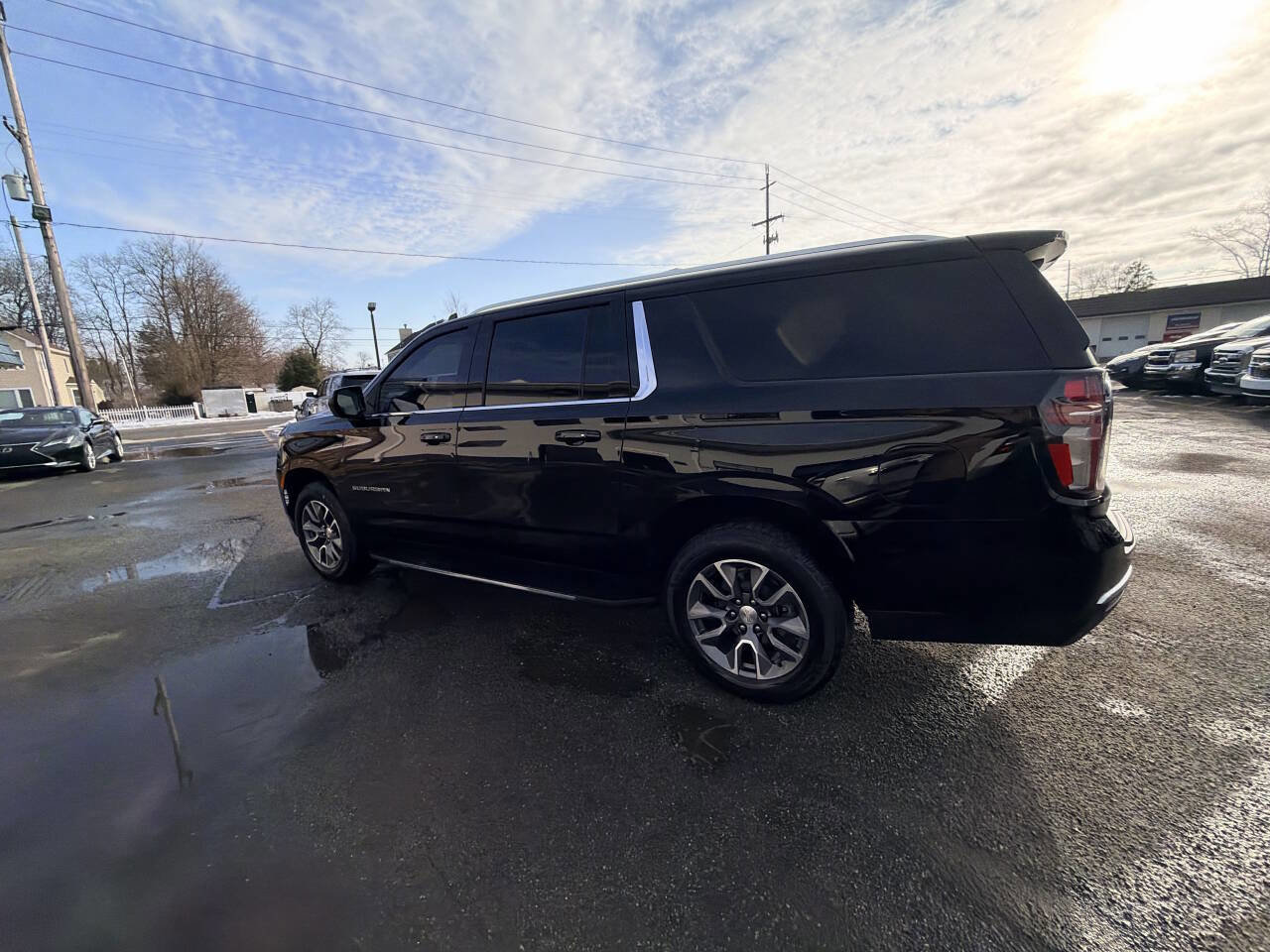 Used 2022 Chevrolet Suburban LT image 28