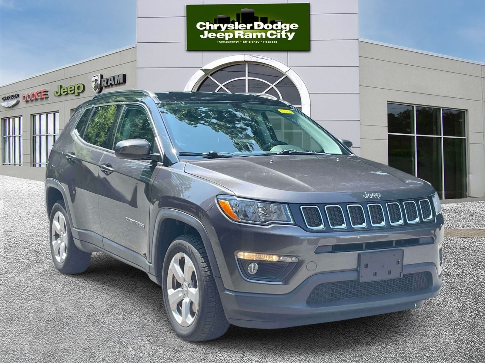 Used 2018 Jeep Compass Latitude w/ Popular Equipment Group AWD/4WD image 4