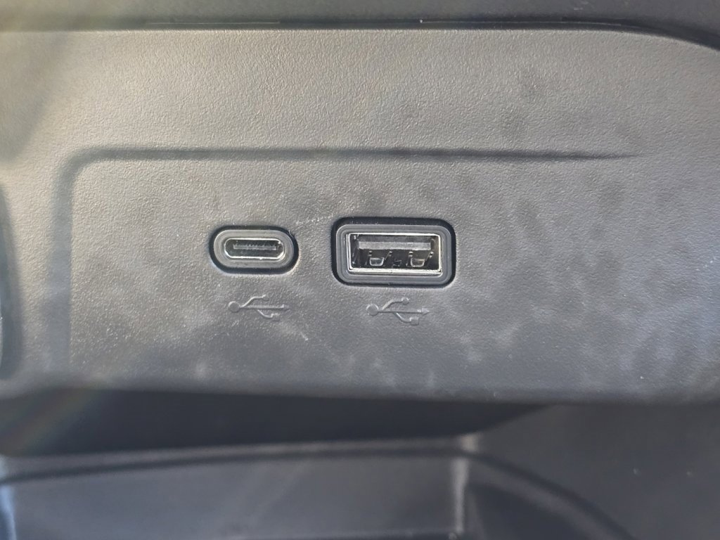 Used 2025 Chevrolet Trax ACTIV w/ Sunroof Package image 7