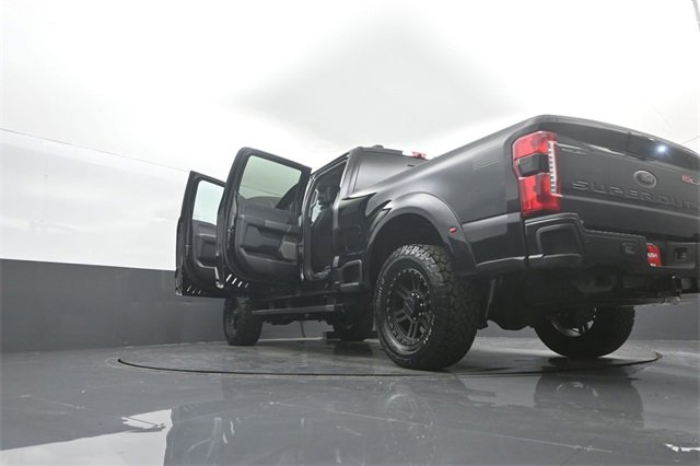 New 2026 Ford F250 Lariat w/ Black Appearance Package image 41