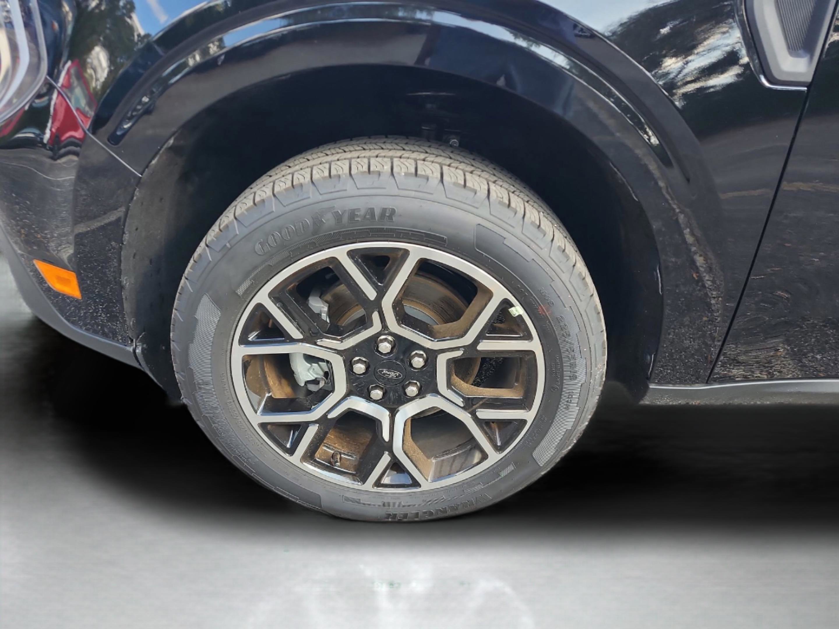 New 2025 Ford Maverick Lariat image 25