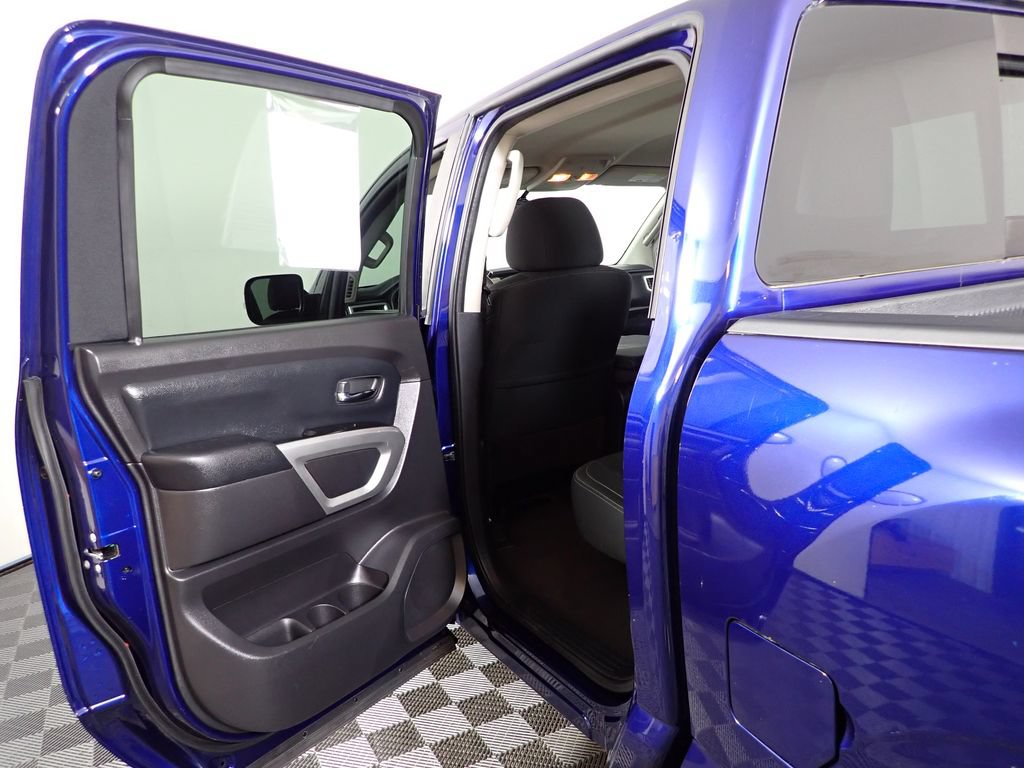 Used 2017 Nissan Titan SV RWD image 28