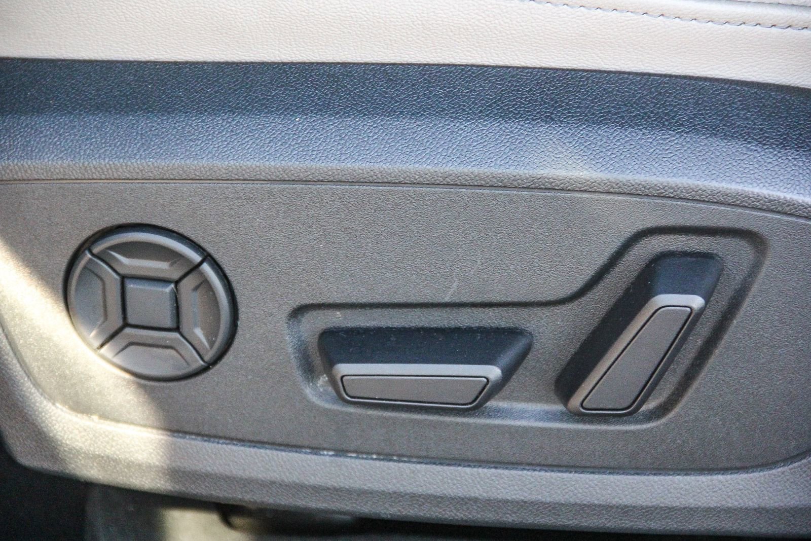 Certified 2024 Audi Q4 e-tron Premium Plus w/ Premium Plus image 21