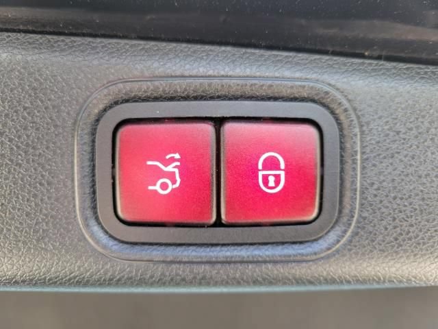Used 2018 Mercedes-Benz E 400 4MATIC Sedan image 8