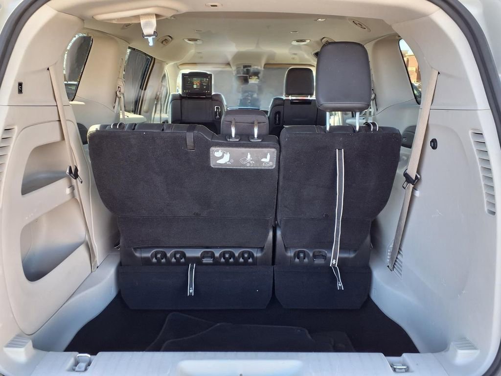 Used 2020 Chrysler Pacifica Touring-L Plus image 28
