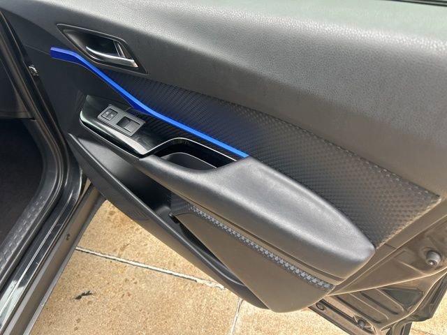 Used 2021 Toyota C-HR XLE FWD image 12
