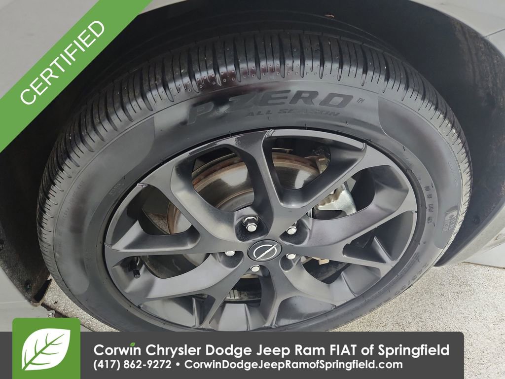 Certified 2025 Chrysler Pacifica Limited image 36