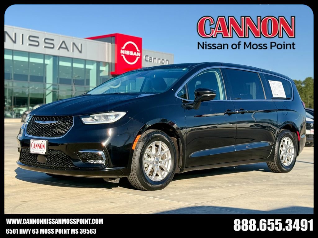 Used 2024 Chrysler Pacifica Touring-L image 1