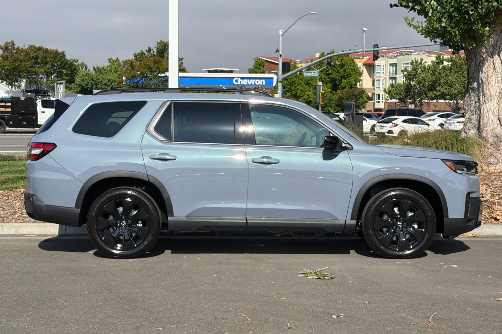 New 2026 Honda Pilot Black Edition image 3