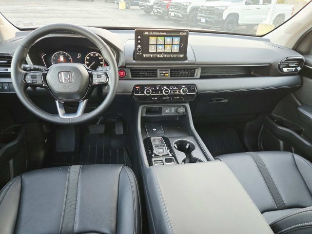 Used 2025 Honda Pilot EX-L image 6
