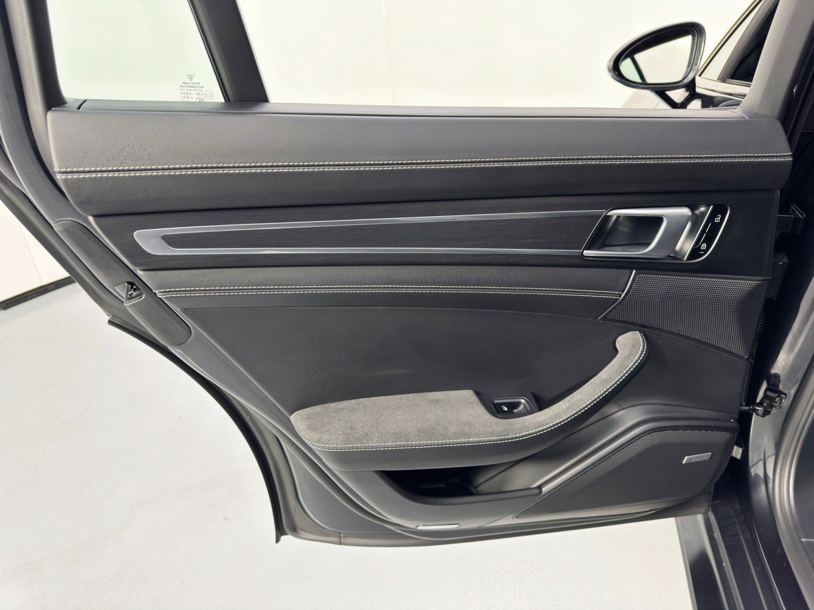 Used 2019 Porsche Panamera GTS image 46