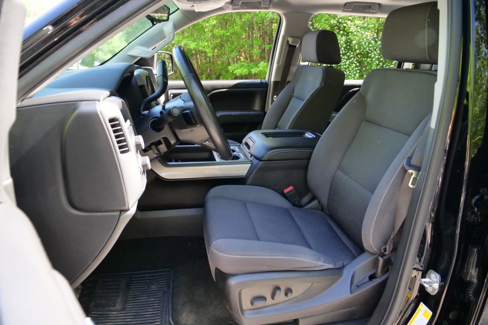 Used 2018 Chevrolet Silverado 1500 LT w/ All Star Edition AWD/4WD image 23