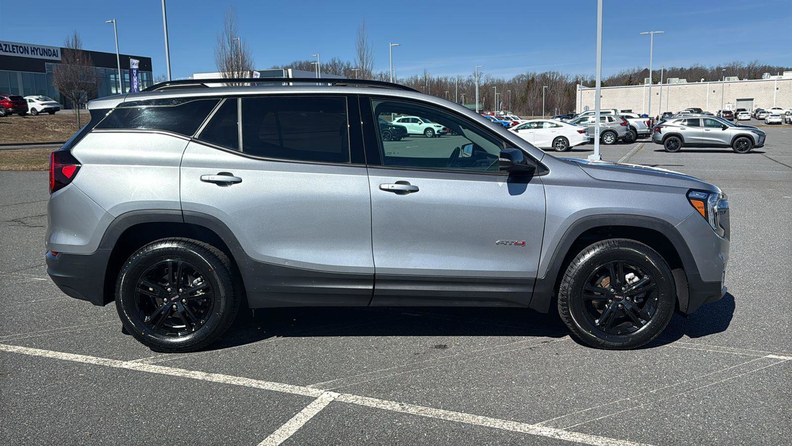 Used 2023 GMC Terrain AT4 image 4