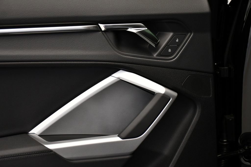 Used 2025 Audi Q3 2.0T Premium w/ Convenience Package image 98