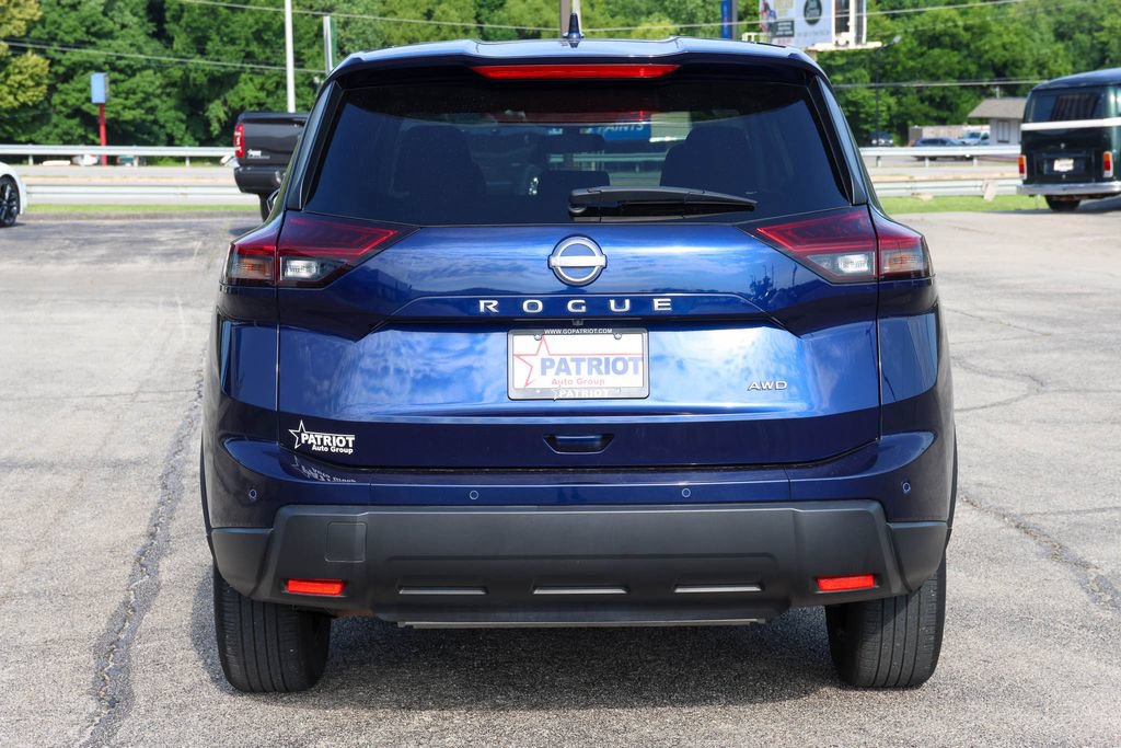 Used 2025 Nissan Rogue SV AWD/4WD image 27