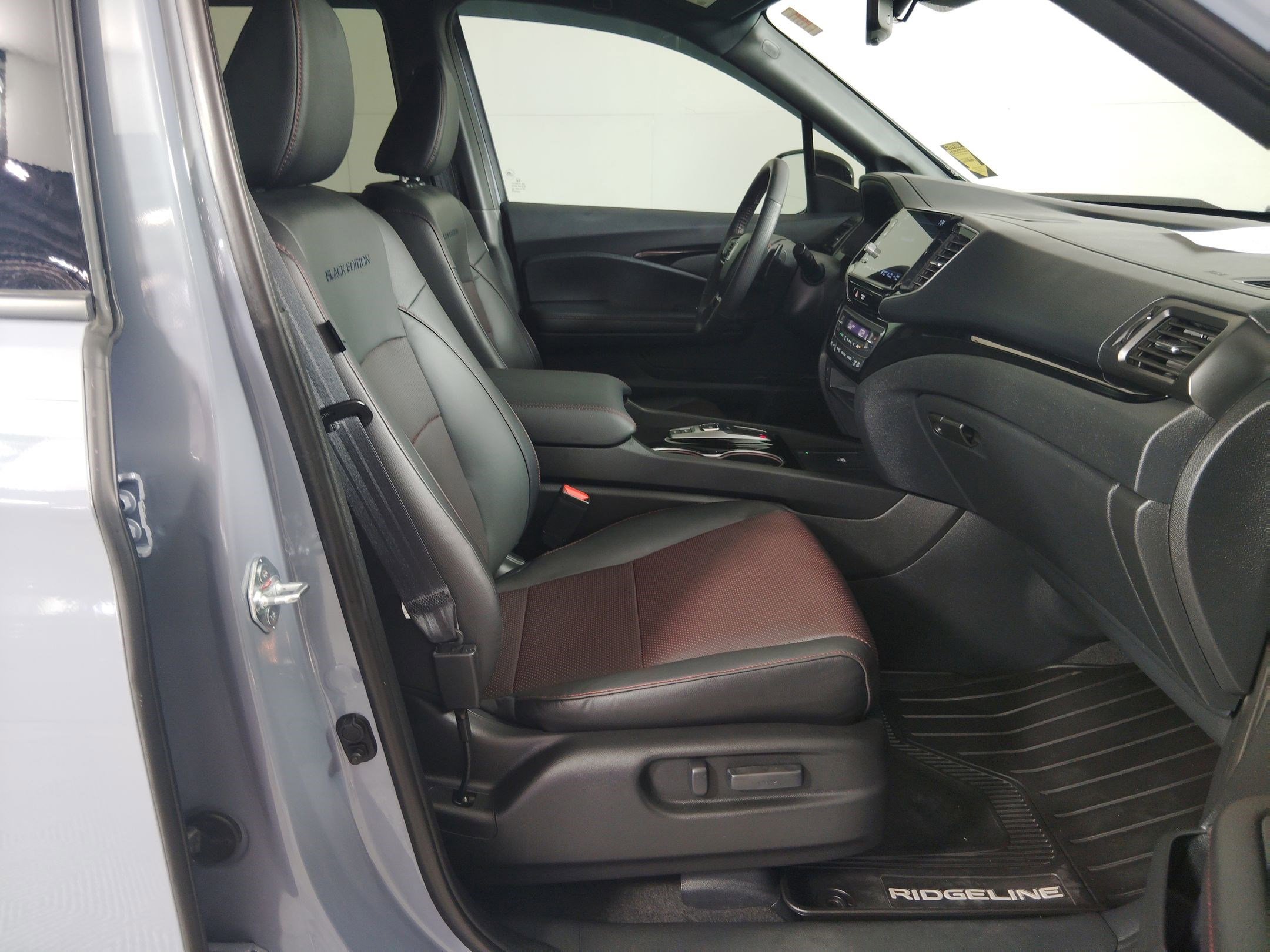 Certified 2025 Honda Ridgeline Black Edition image 29