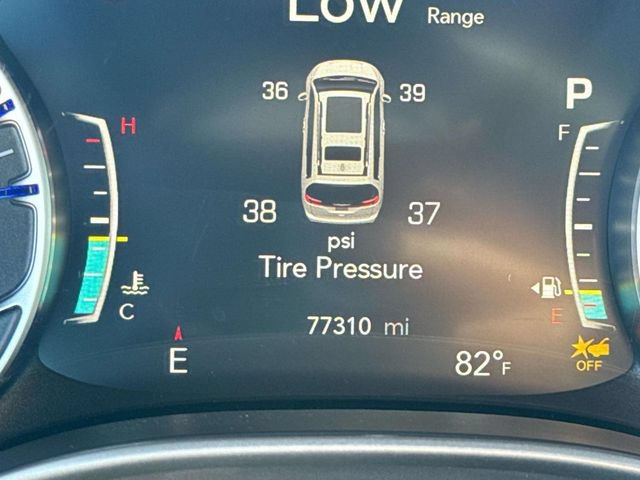Used 2025 Chrysler Pacifica Select FWD image 32