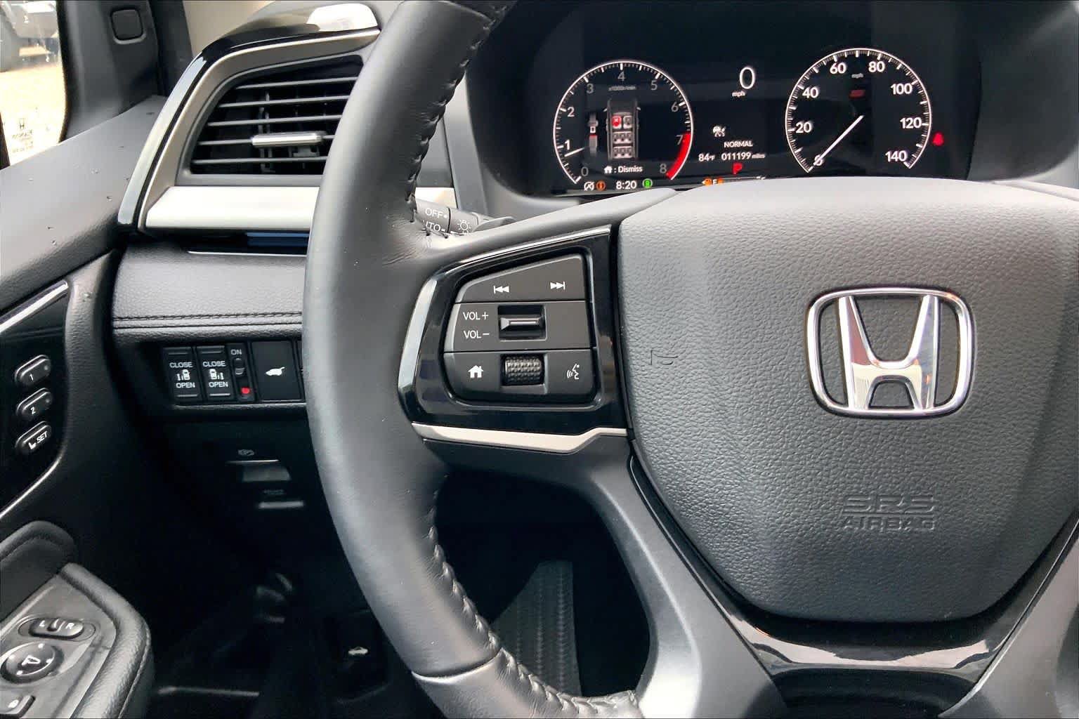 Used 2025 Honda Odyssey Touring image 24