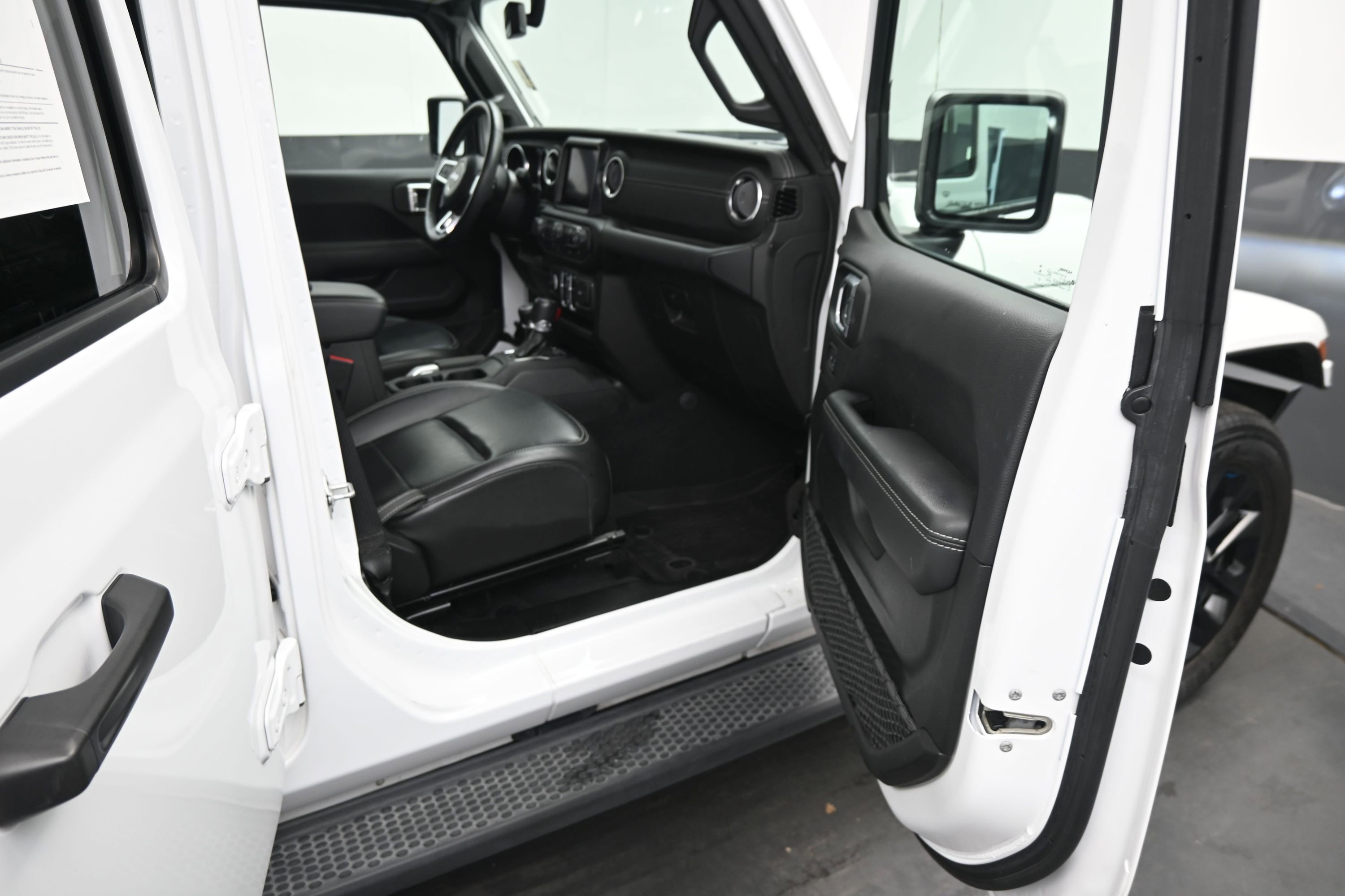 Used 2022 Jeep Wrangler Unlimited Sahara w/ Cold Weather Group AWD/4WD image 13