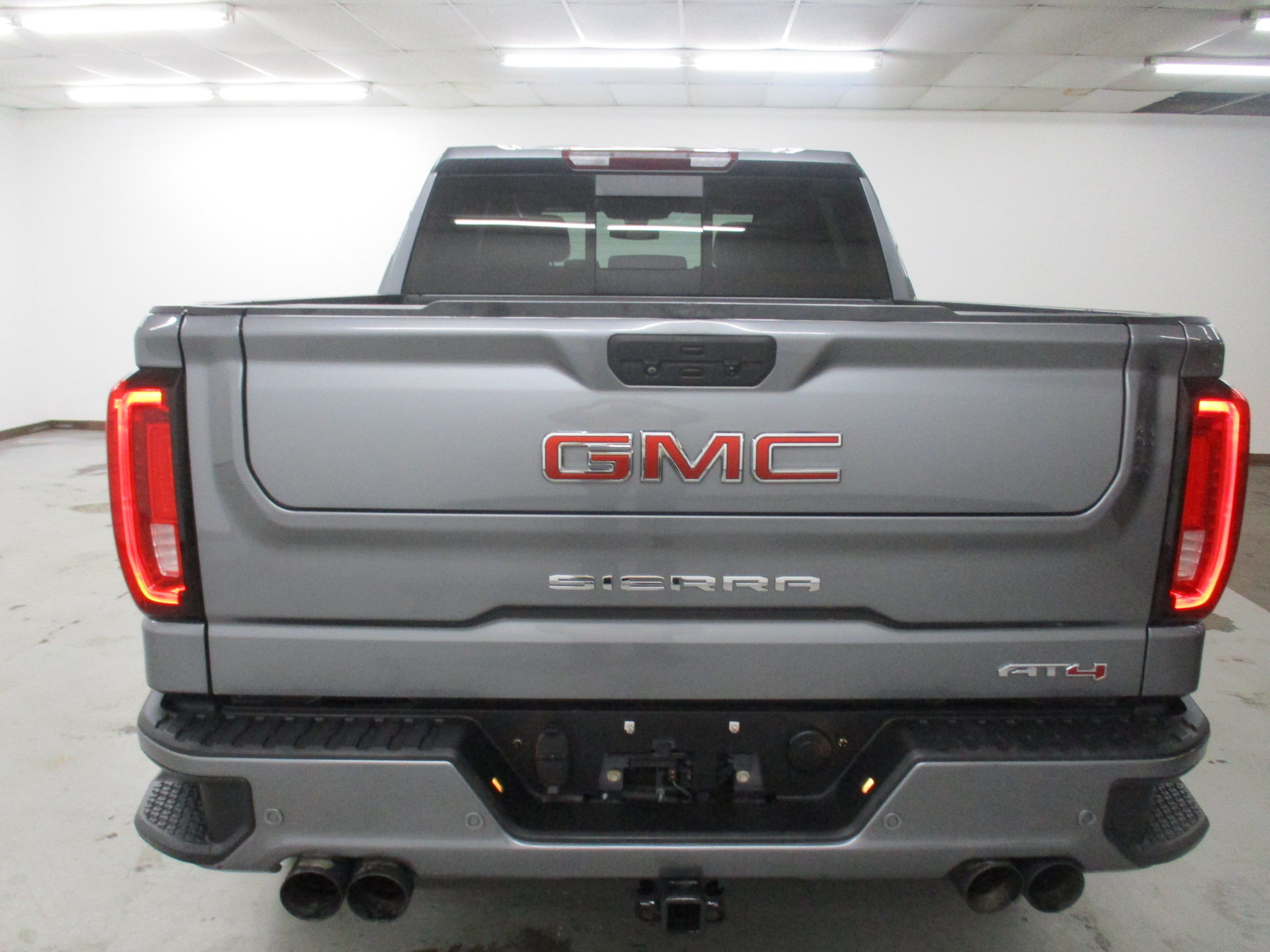 Certified 2022 GMC Sierra 1500 AT4 w/ AT4 Premium Package AWD/4WD image 9