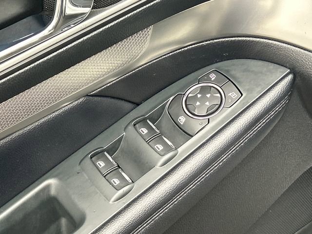 Used 2017 Ford Explorer XLT image 12