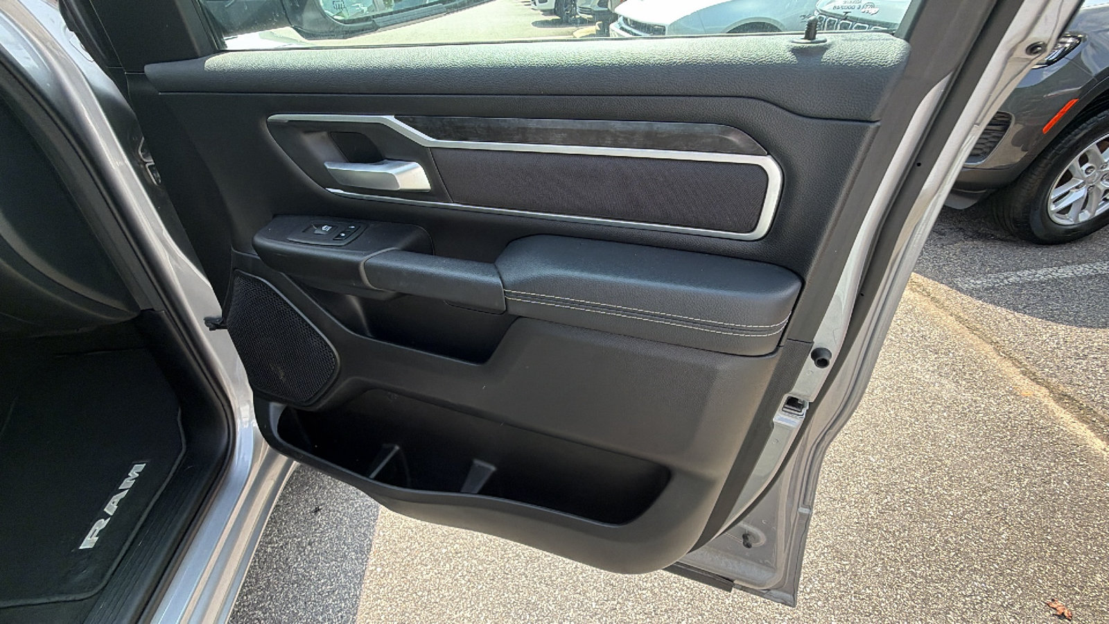 Used 2023 RAM 1500 Big Horn AWD/4WD image 17