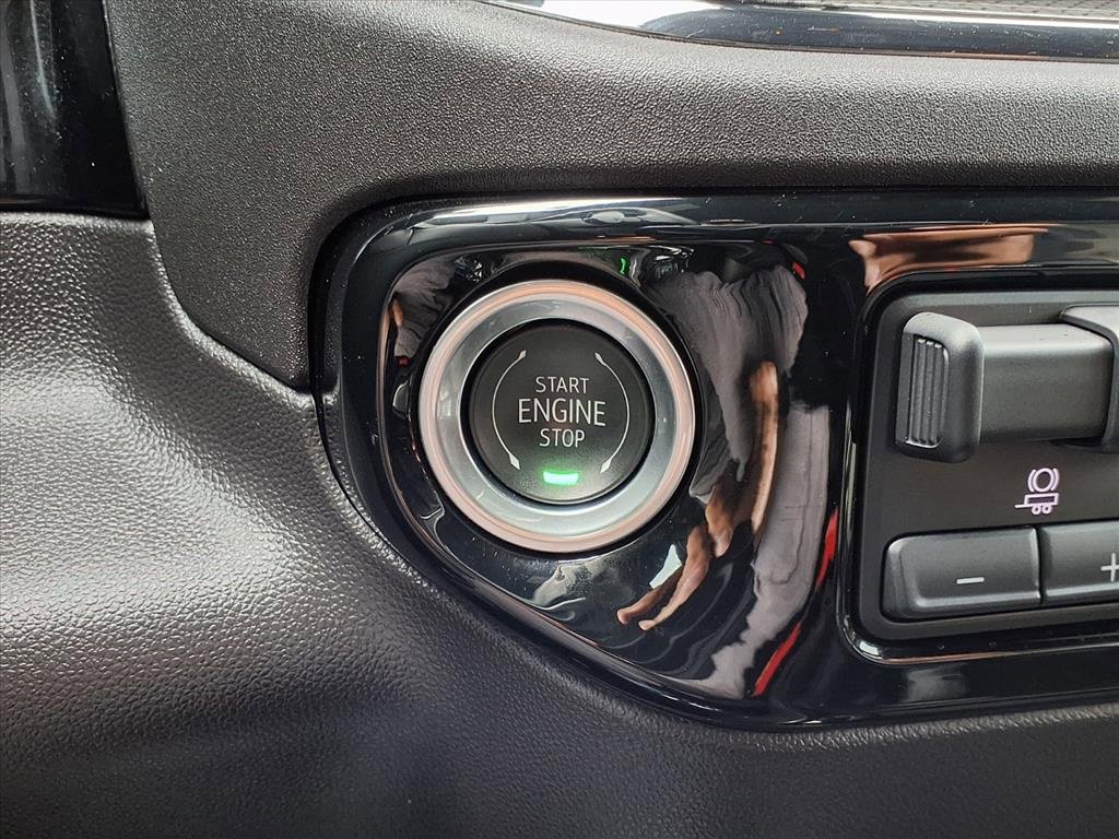 Used 2024 Chevrolet Silverado 1500 ZR2 image 12