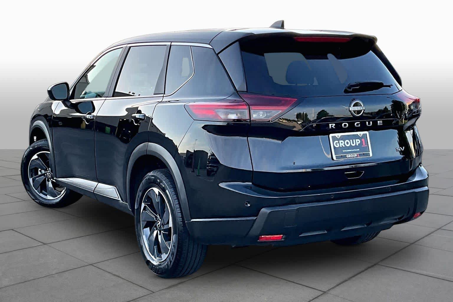 Used 2024 Nissan Rogue SV FWD image 12