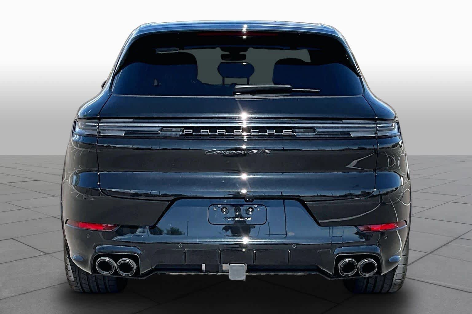 Used 2025 Porsche Cayenne GTS AWD/4WD image 5
