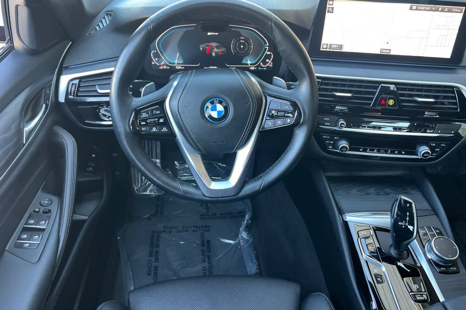 Used 2023 BMW 530e RWD image 16