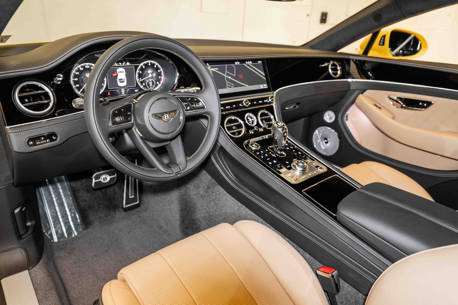 Used 2024 Bentley Continental GT V8 image 17