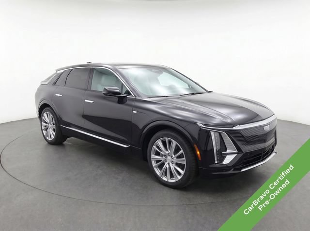 Used 2025 Cadillac Optiq Luxury 1 AWD/4WD image 1