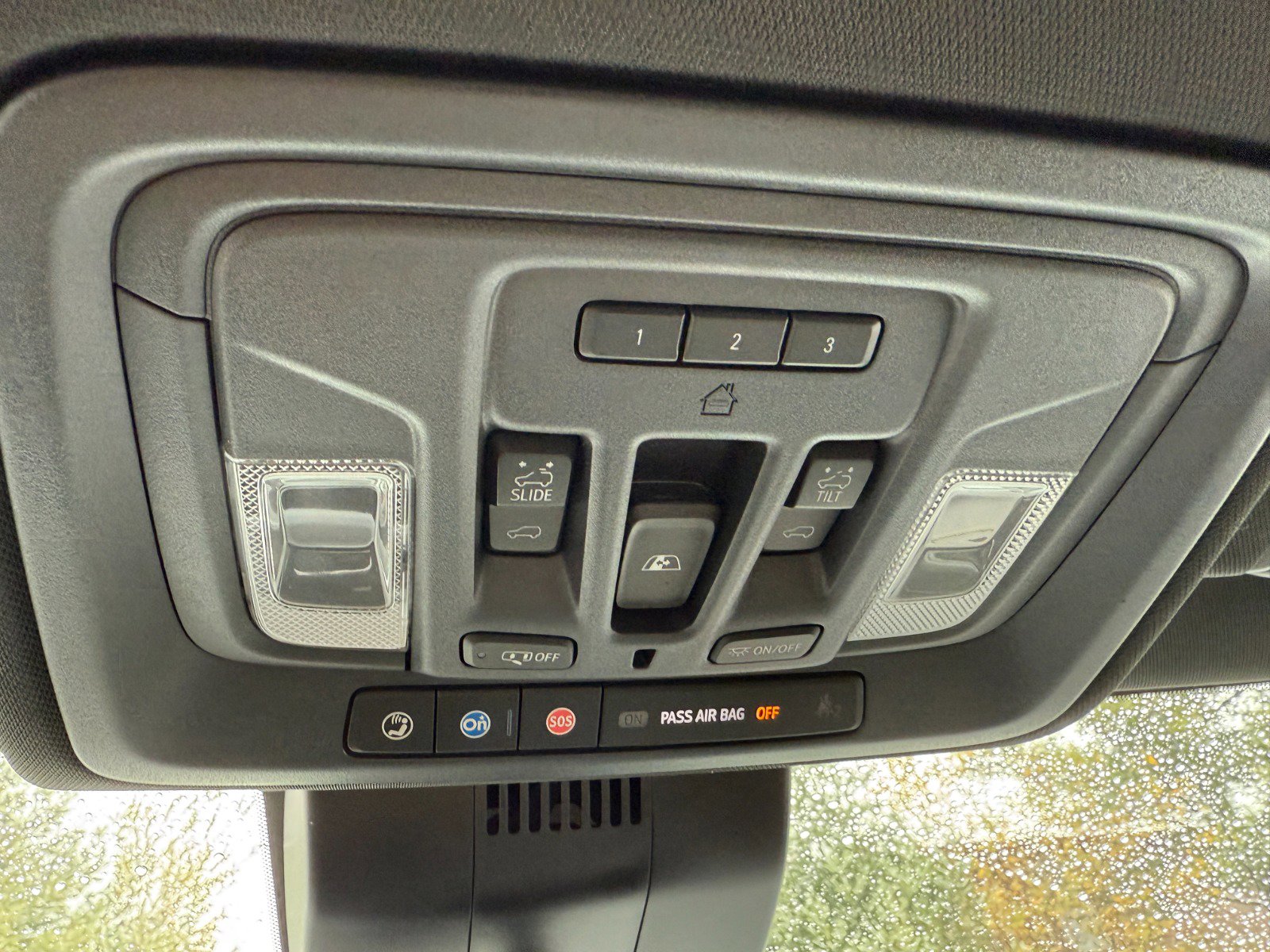 Used 2022 Chevrolet Silverado 1500 ZR2 w/ Technology Package image 40