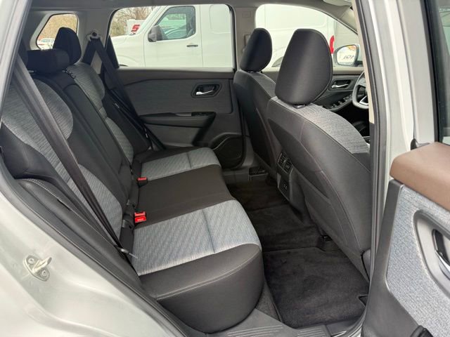 Certified 2023 Nissan Rogue SV image 21
