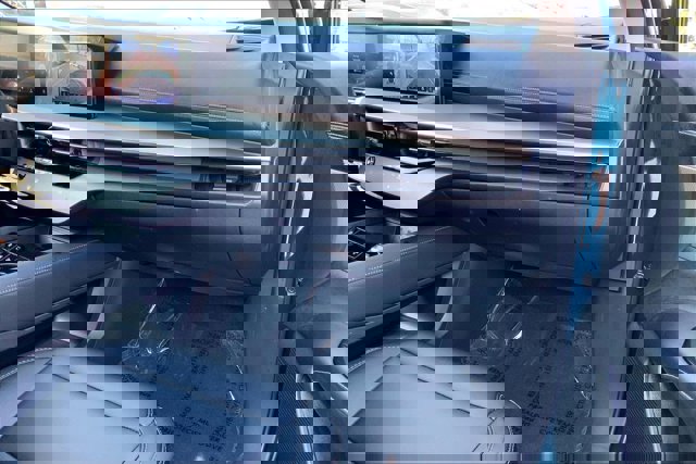 Used 2025 Nissan Murano SL image 16