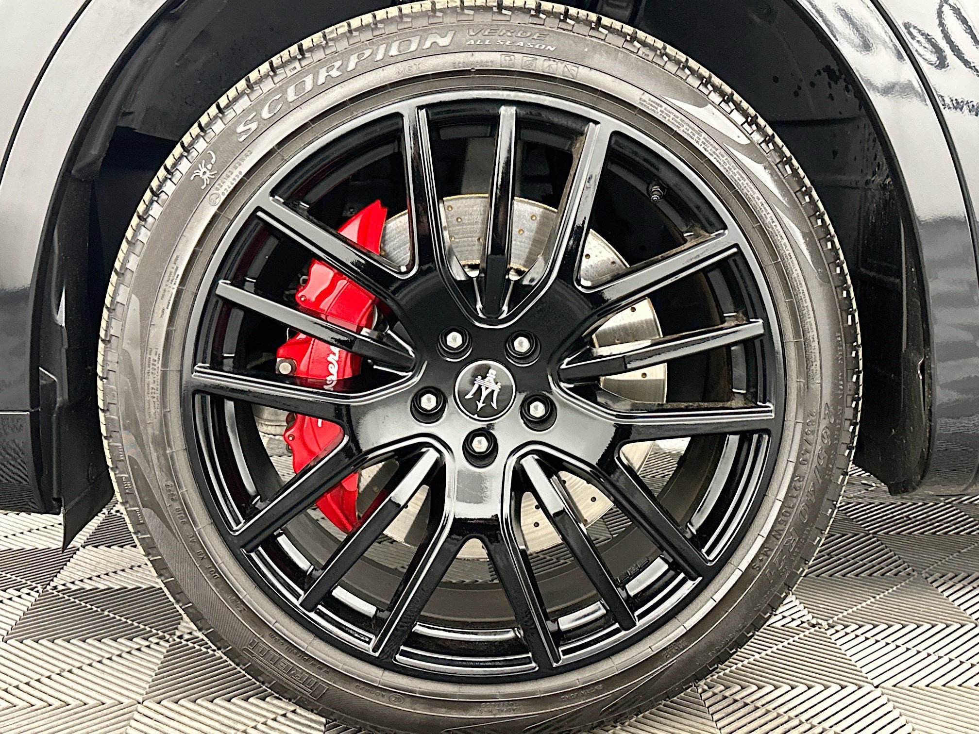 Used 2023 Maserati Levante Modena AWD/4WD image 35
