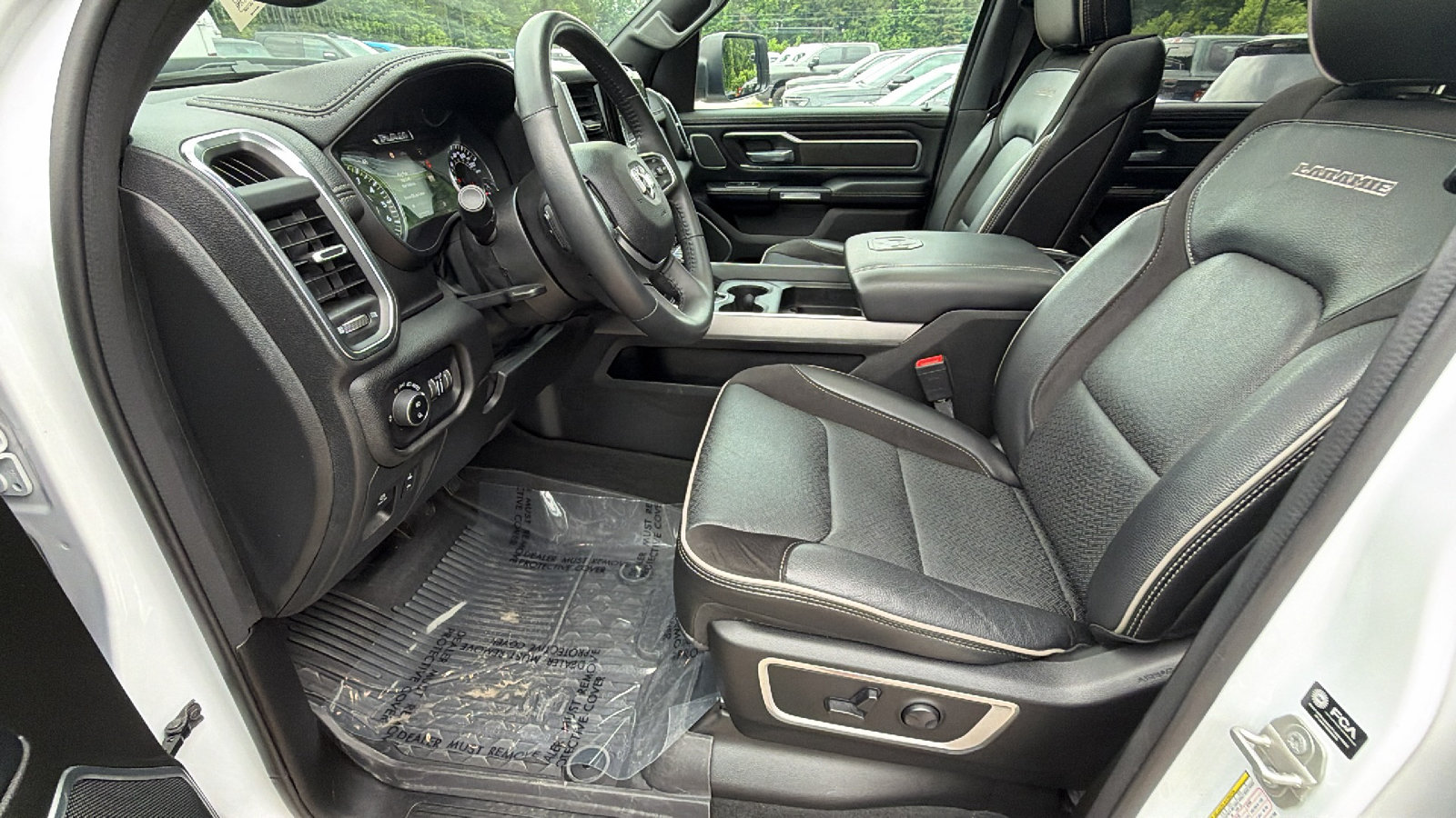 Used 2024 RAM 1500 Laramie AWD/4WD image 16