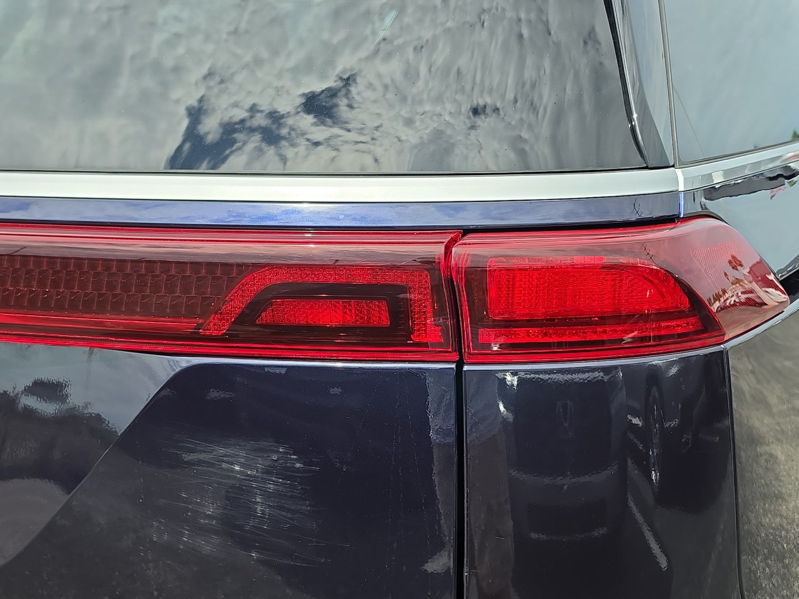 Used 2024 Kia Carnival LX FWD image 7