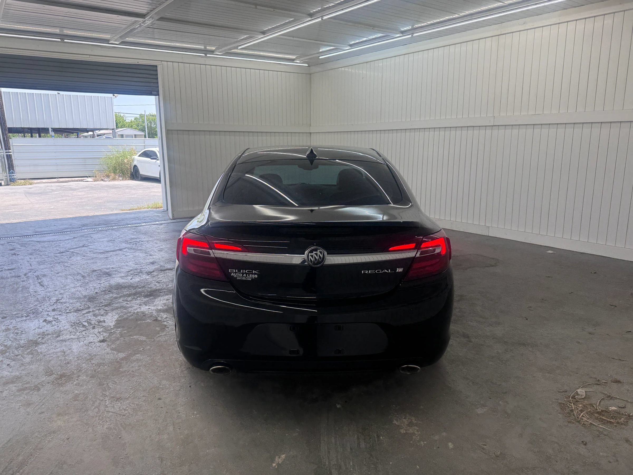Used 2017 Buick Regal Sport Touring FWD image 6