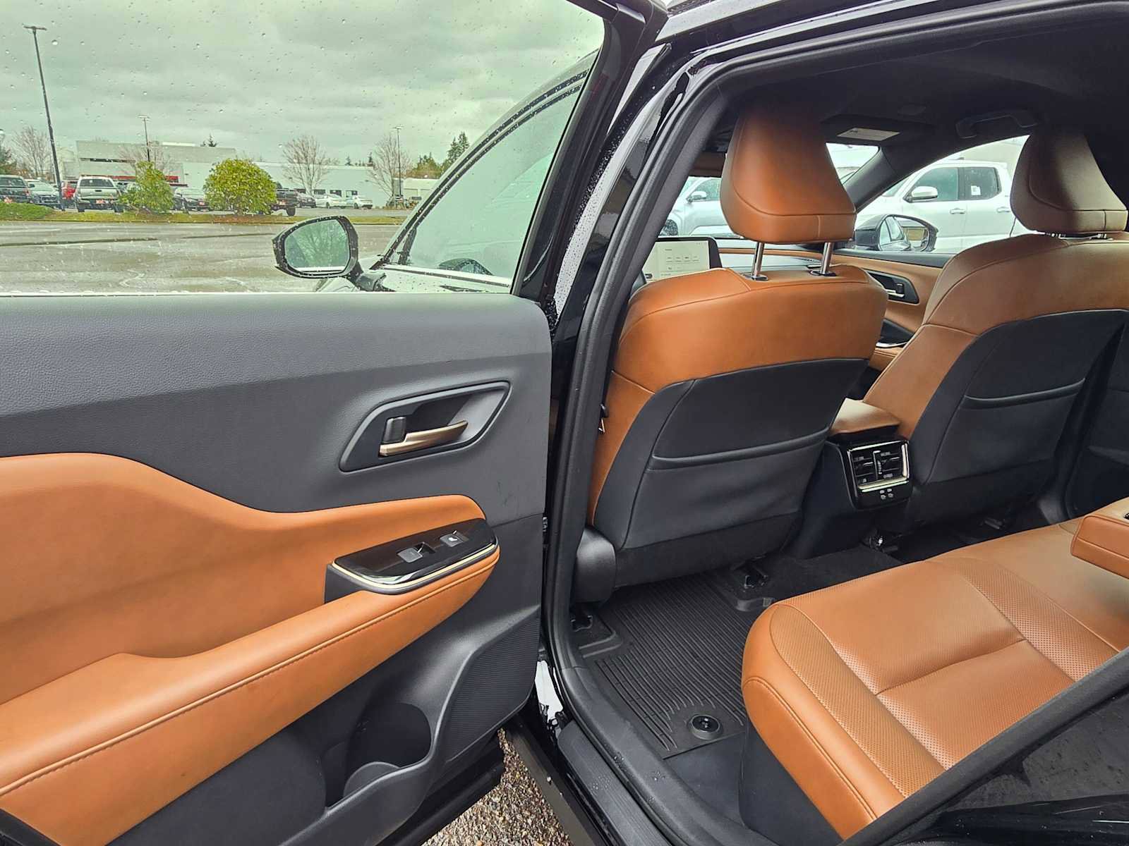 Used 2025 Toyota Crown Signia XLE image 16