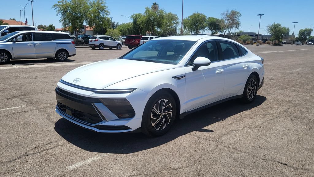 Used 2026 Hyundai Sonata Blue FWD image 4