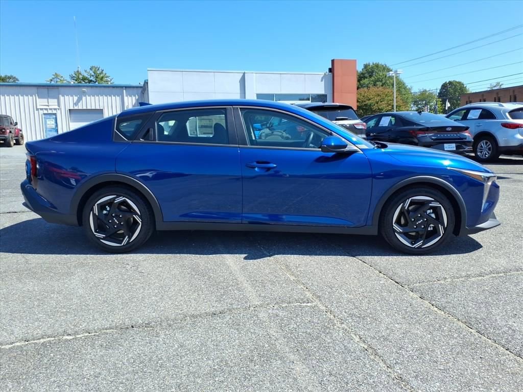 New 2025 Kia K4 EX image 3