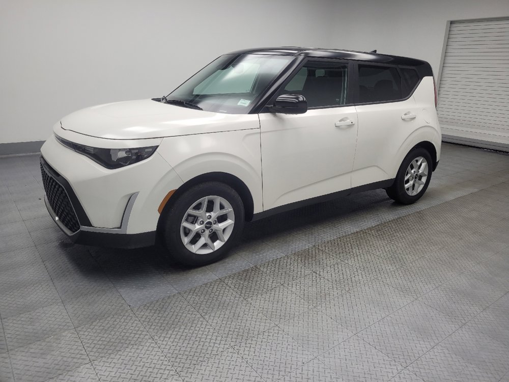 Used 2023 Kia Soul S image 2