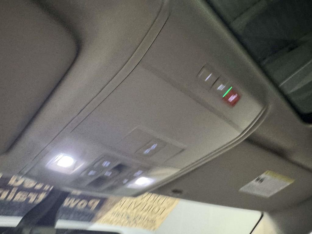 Used 2022 Volkswagen Atlas SE AWD/4WD image 27