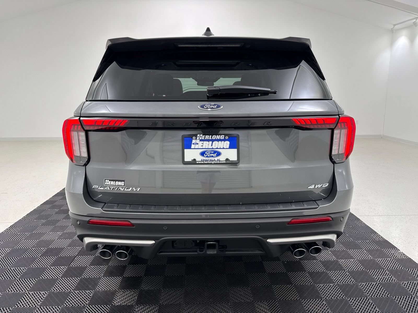 Used 2025 Ford Explorer Platinum w/ Ultimate Package AWD/4WD image 7