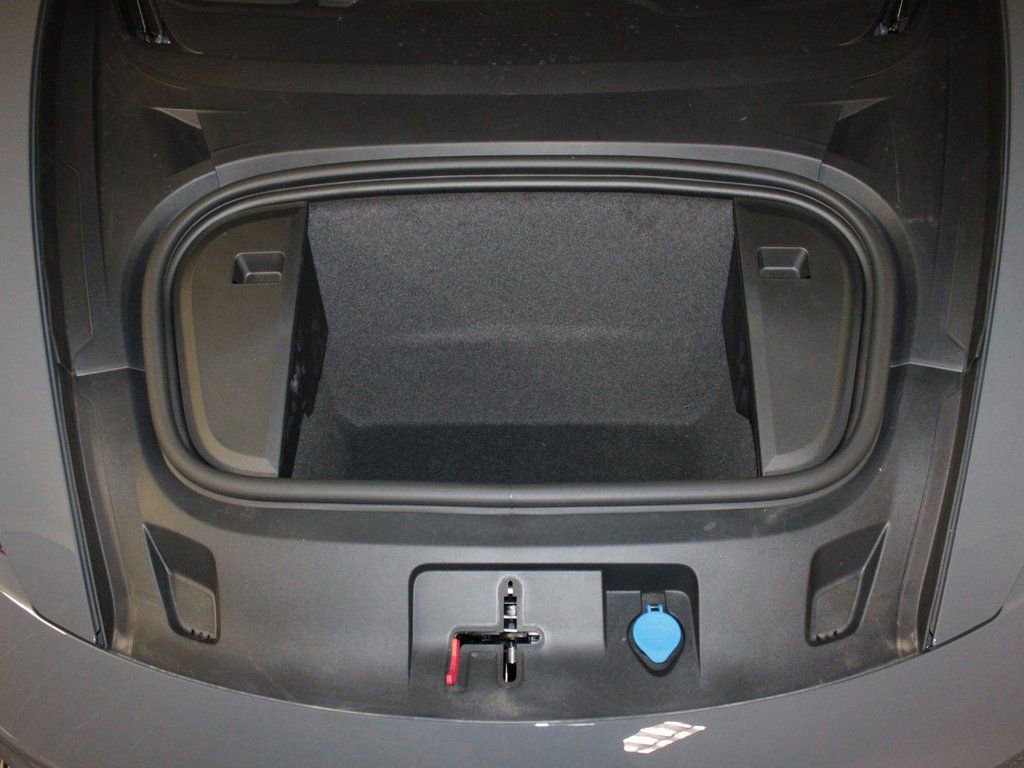 Certified 2025 Porsche Taycan image 12