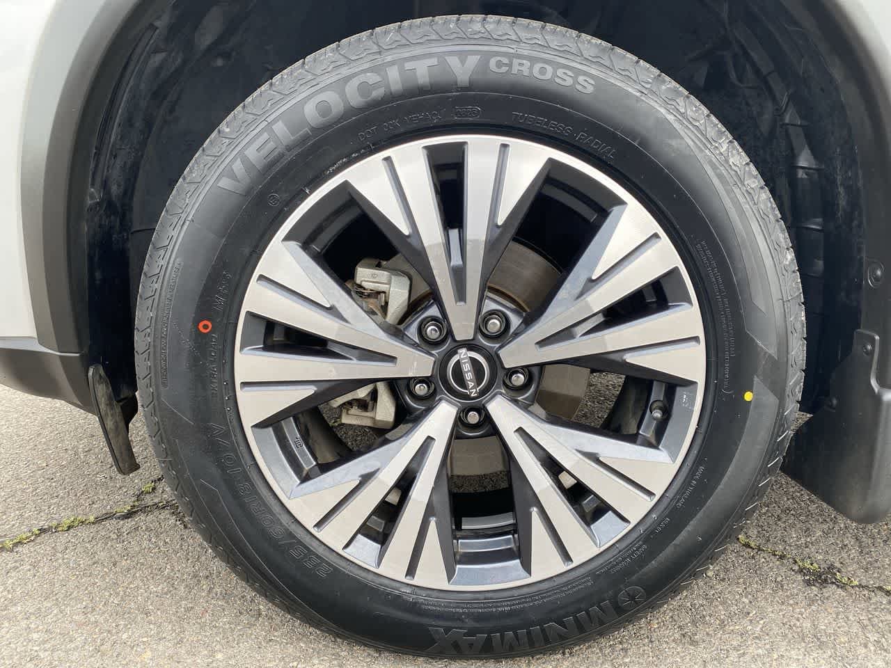 Used 2023 Nissan Rogue SV w/ SV Premium Package AWD/4WD image 10